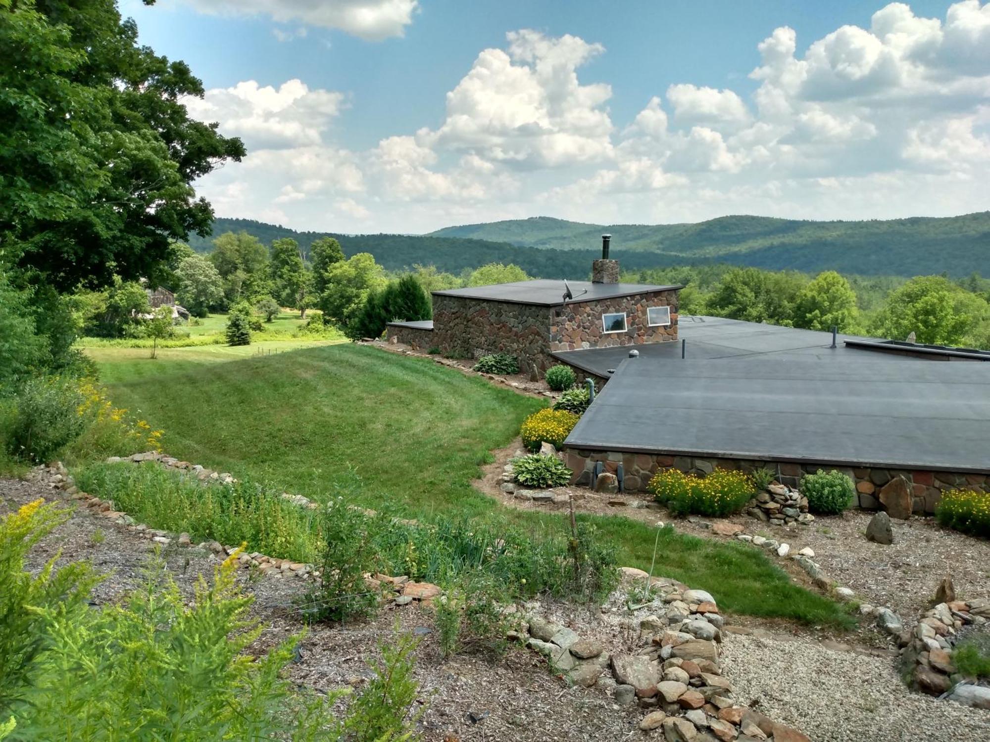 13 Hills Bed & Breakfast South Acworth Exterior photo
